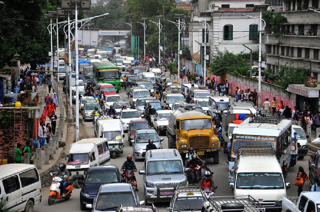 २० वर्ष पुराना गाडीलाई फेरि सञ्चालन गर्न दिने सरकारकाे तयारी