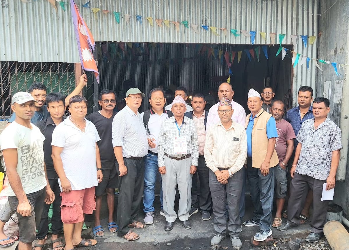 धरानका मजदुरहरुको एमालेका उम्मेद्वारलाई साथ