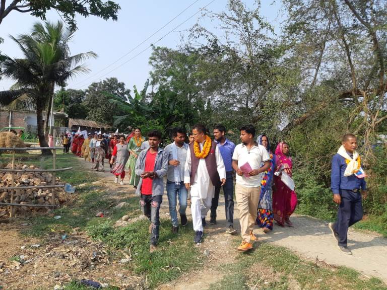 रतुवामाईका मेयरद्वारा आचारसंहिताको धज्जी