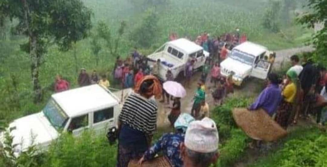 दैलेखको डुङ्गेश्वरमा चट्याङ पर्दा १२ जना घाइते