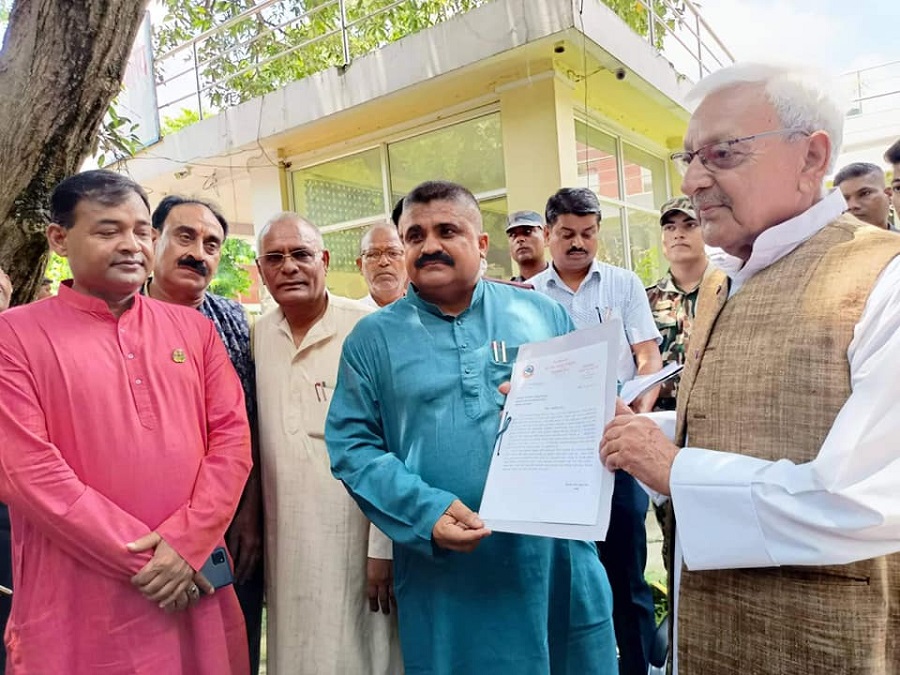 प्रधानमन्त्रीलाई मधेश सरकारको ध्यानाकर्षण: एक साताभित्र प्रहरी समायोजन हाेस्