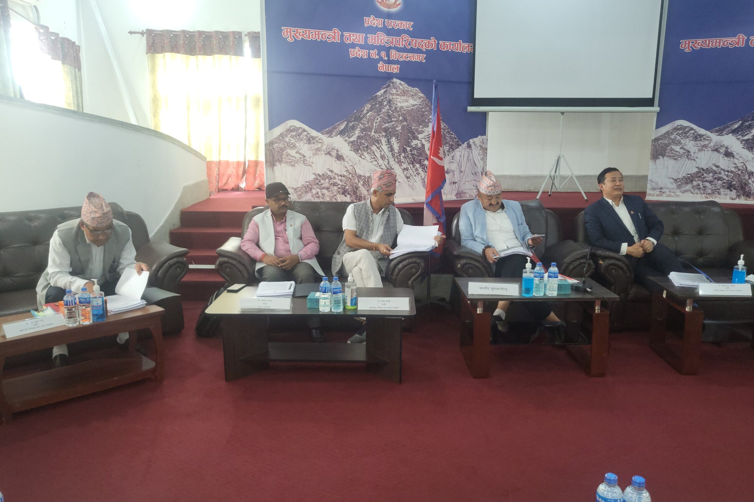 प्रदेश १ मन्त्रिपरिषद् बैठक : शहीद परिवारलाई उपचार खर्च प्रदान गर्ने निर्णय