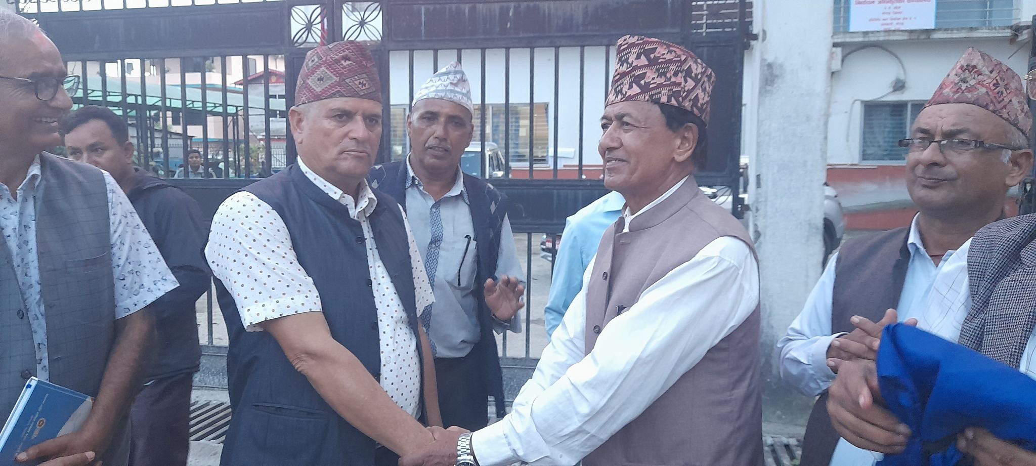 मोरङ-१ (ख) बाट पछि हटे शर्मा, एमालेका बस्नेतलाई समर्थन