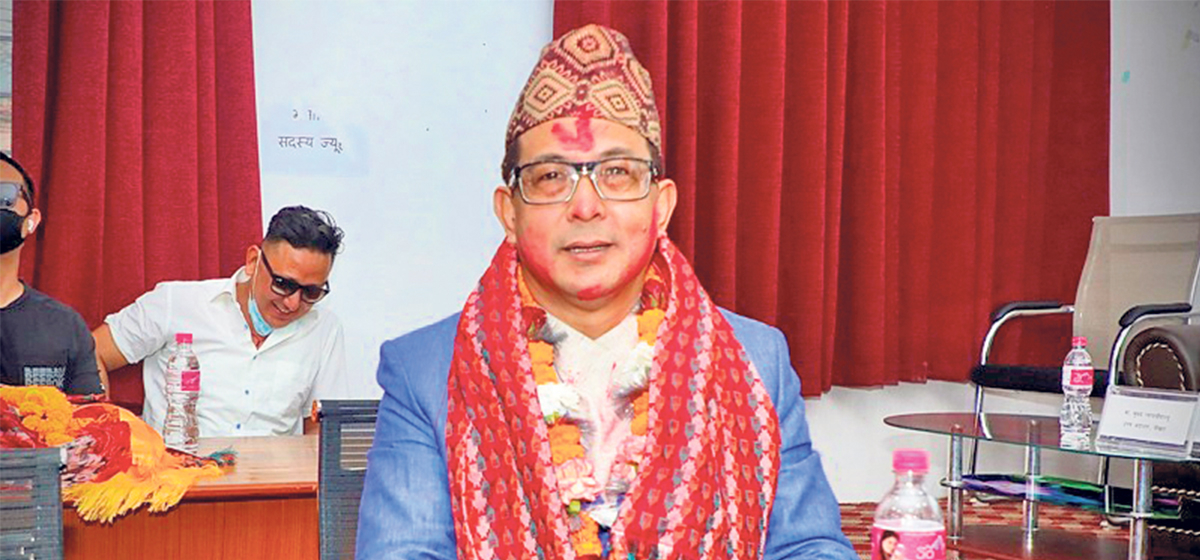 दीपक मनाङे निर्विरोध निर्वाचित