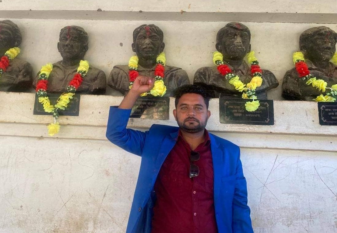 सहिदहरुको शालिकमा माल्यापर्ण गर्दै दाहालले थाले चुनावी अभियान