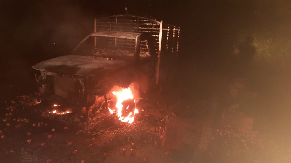 धनकुटामा गुडिरहेको भ्यानमा आगलागी
