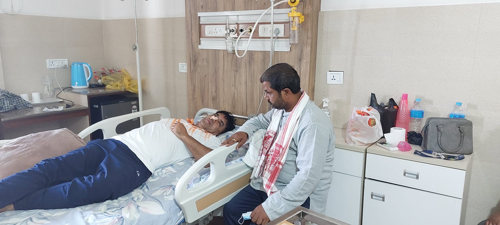 अर्यालको स्वास्थ्य अवस्था बुझ्न अस्पताल पुगे जयराम यादव