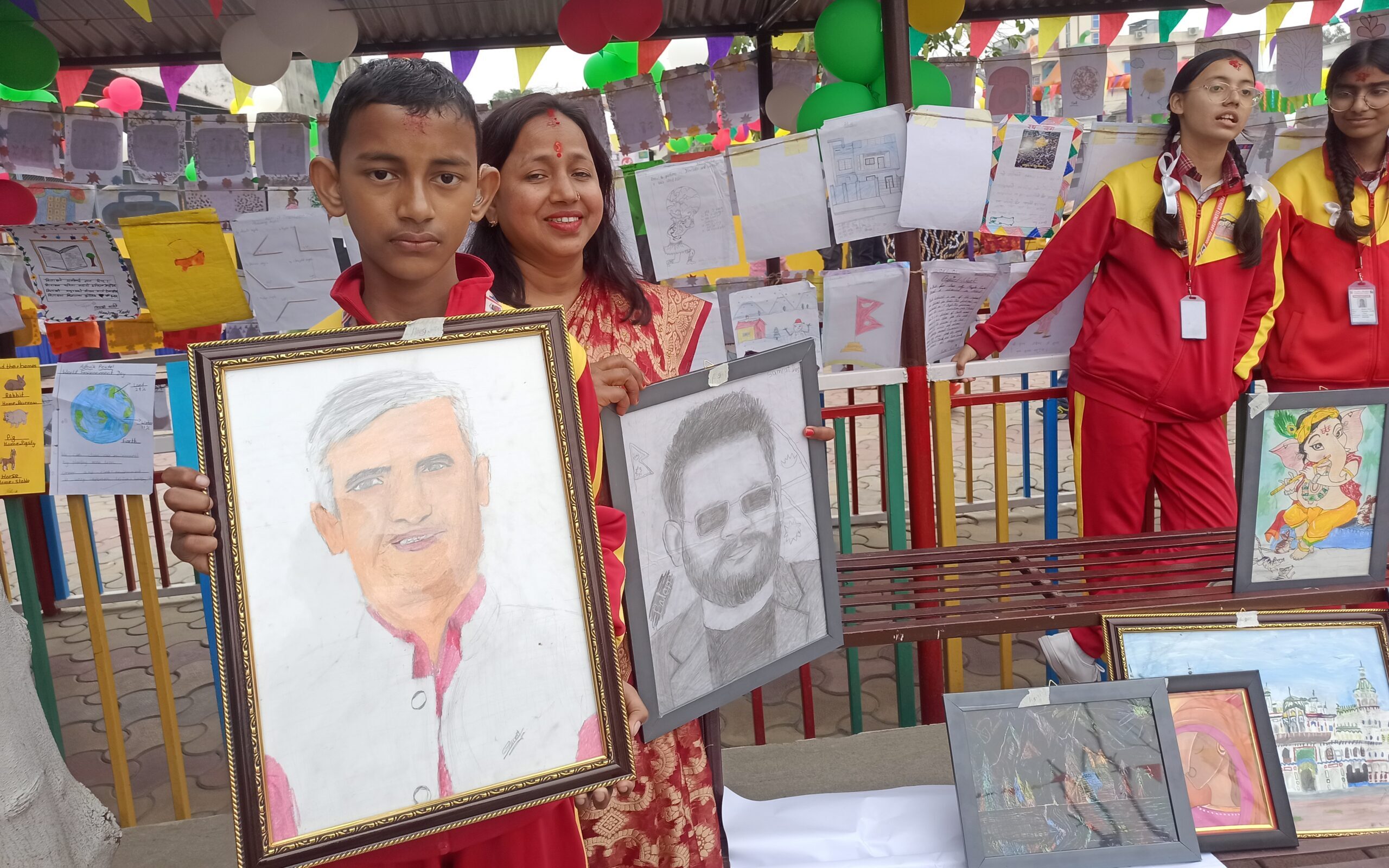 वचत जुटाउन मुख्यमन्त्री र बालेनको स्केच बेच्दै सम्राट