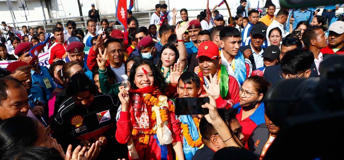 पलेशाले पाइन भव्य स्वागत