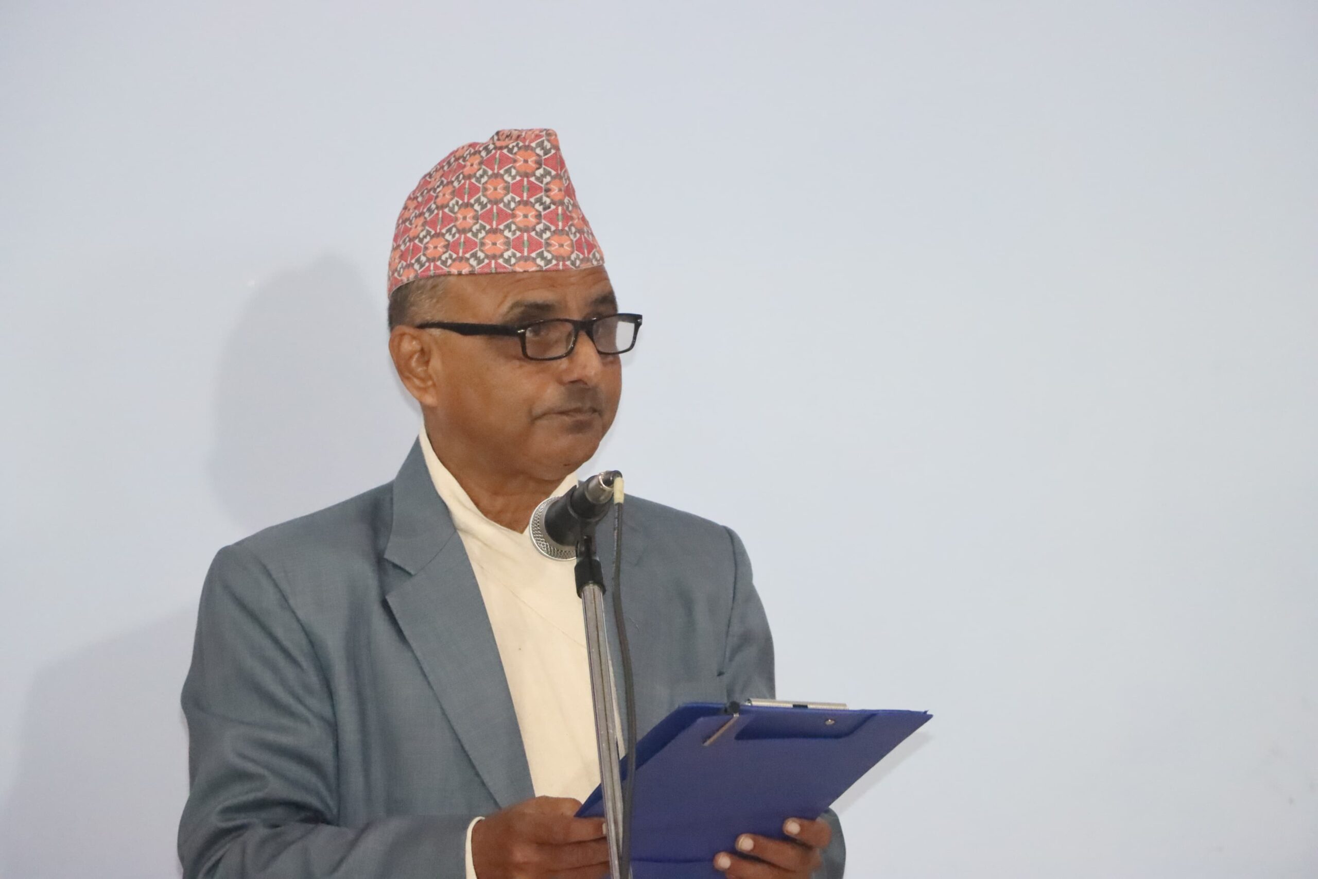 आन्तरिक मामिलामन्त्री भण्डारीले लिए सपथ
