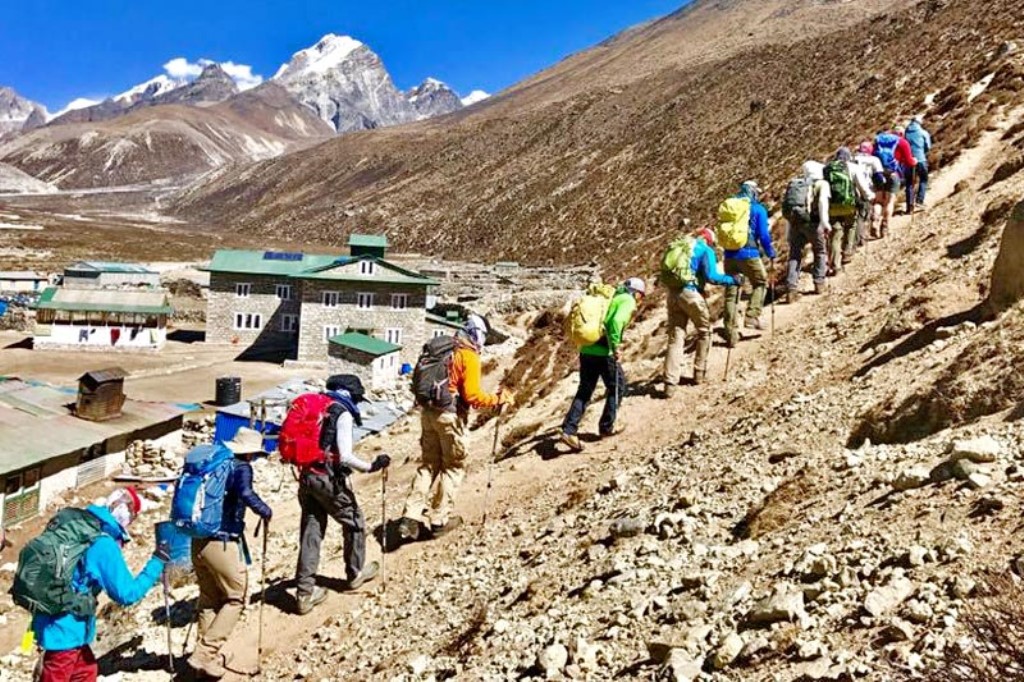 सगरमाथा क्षेत्र पर्यटकले भरिभराउ, होटेलमा बास पाउन मुस्किल