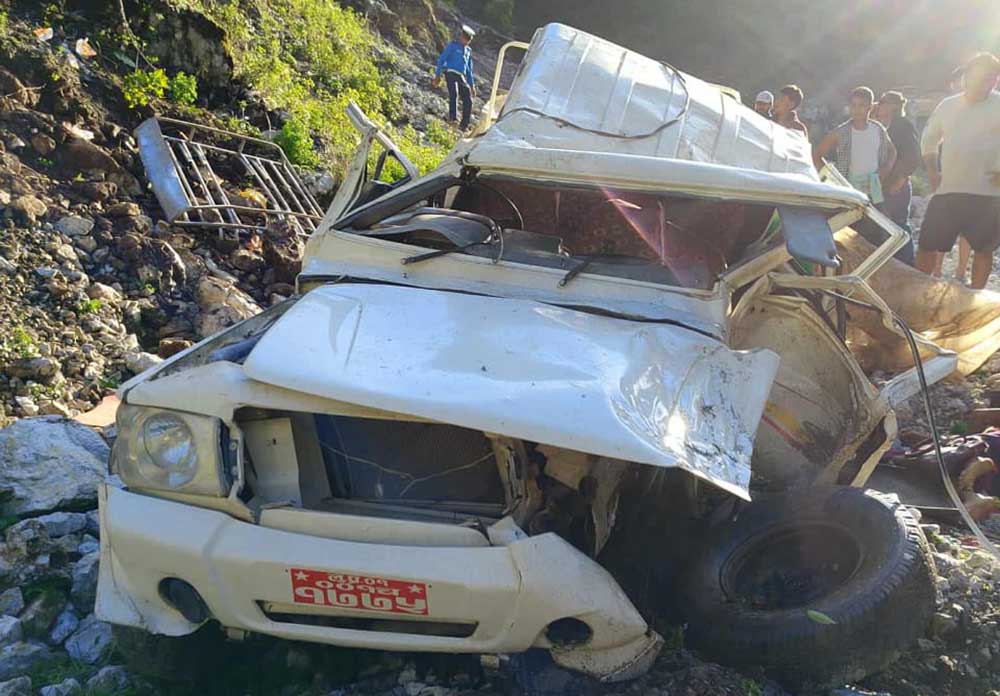 बाग्लुङमा जिप दुर्घटना २ जनाको मृत्यु, १४ जना घाइते