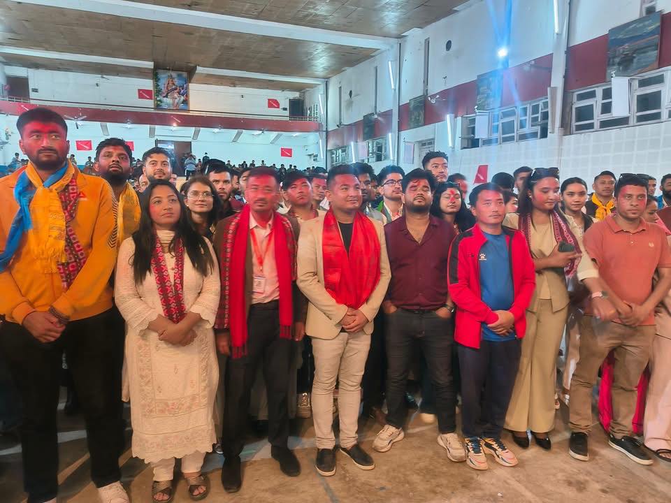 अखिलको राजनीतिमा डाक्टर, इन्जिनियर, वकिल र नर्सहरुको आकर्षण