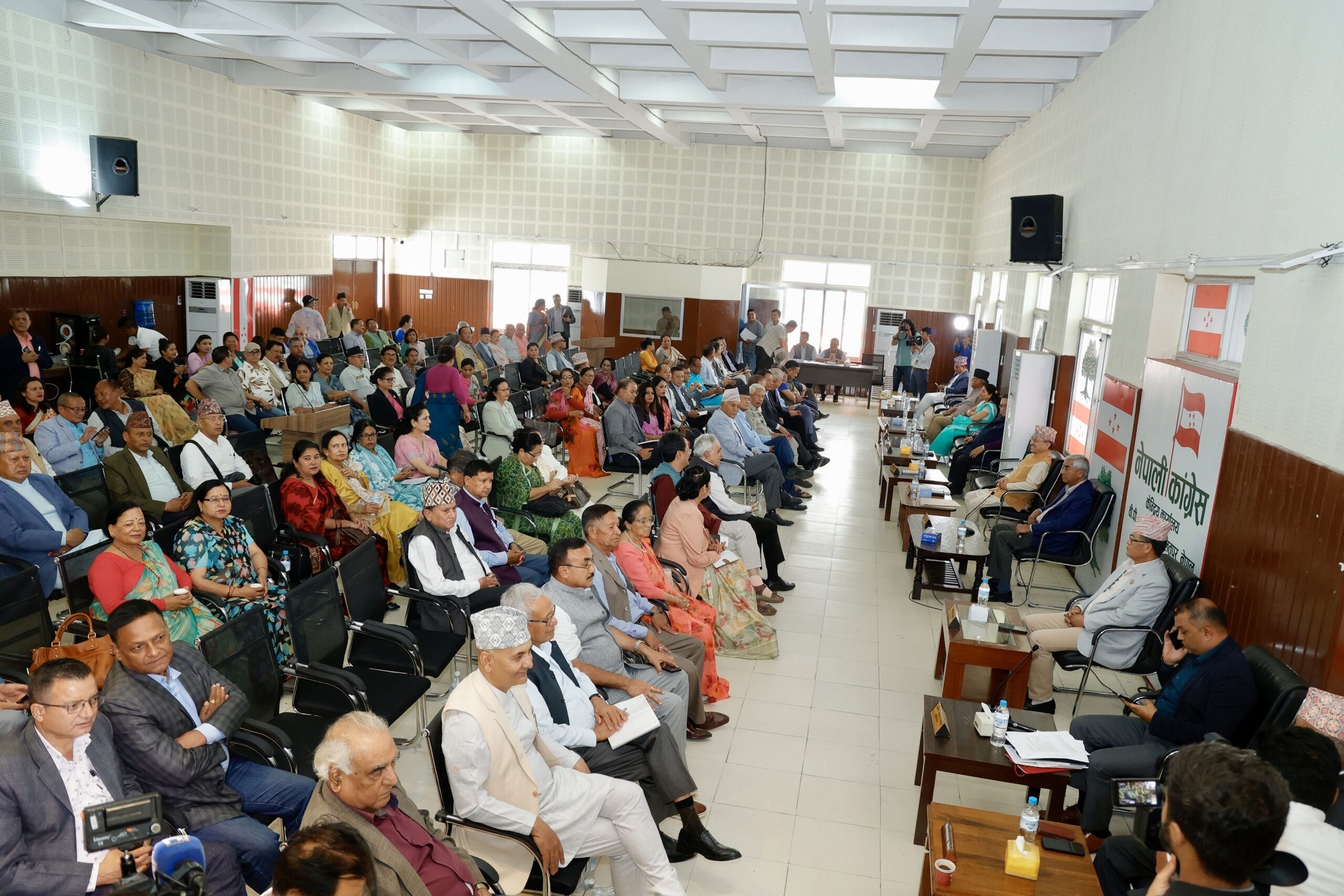 नेपाली कांग्रेसको बैठक दोस्रो दिन पनि जारी, ३५ नेताहरूले राखे धारणा