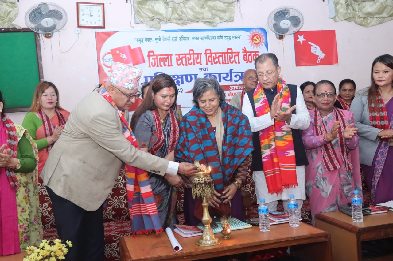 पूर्व राष्ट्रपतिलाई सम्मानित रुपमा व्यवहार गर्नुपर्ने मुख्यमन्त्री हिक्मत कुमार कार्कीकाे धारणा