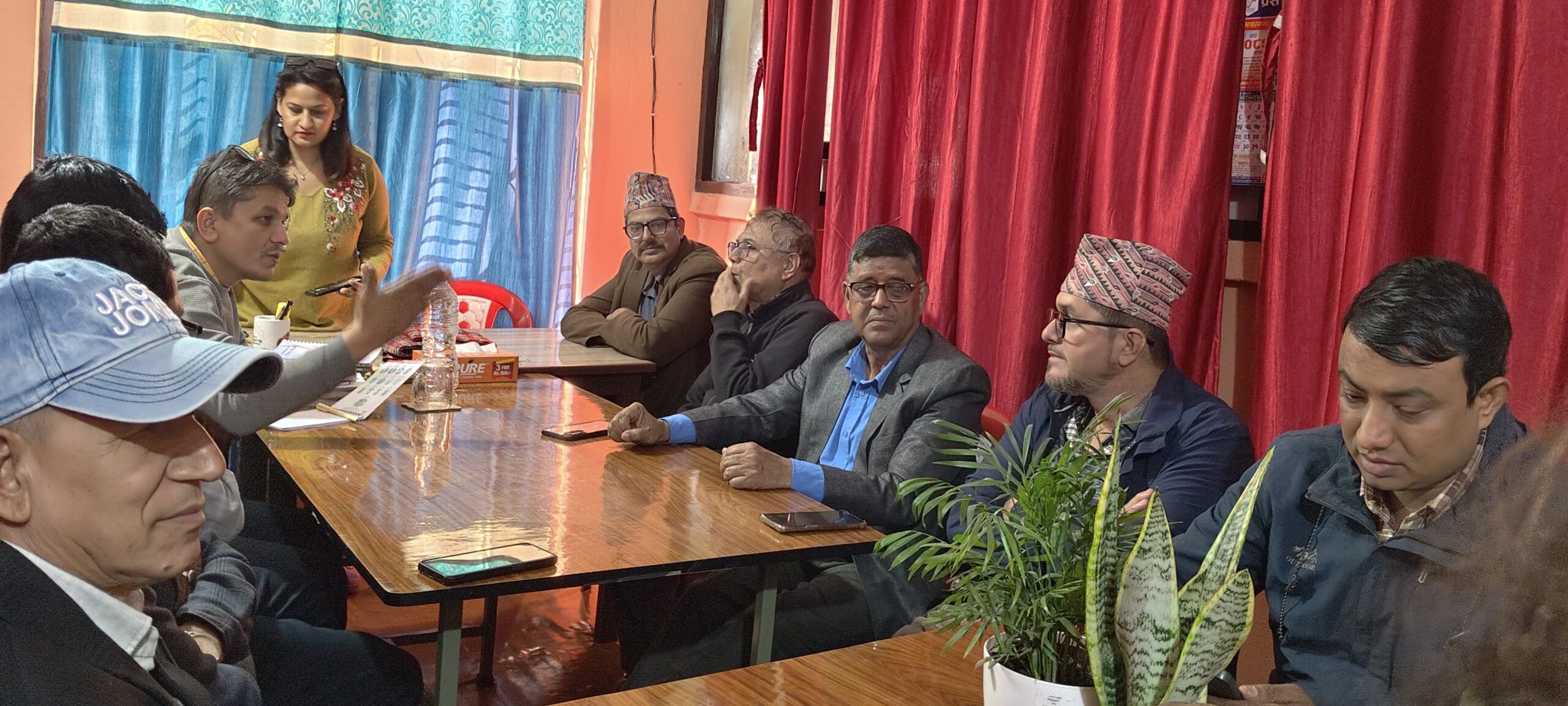 मतदाताका मुद्दा समेटेर प्रतिबद्धता पत्र ल्याउँदै घिमिरे
