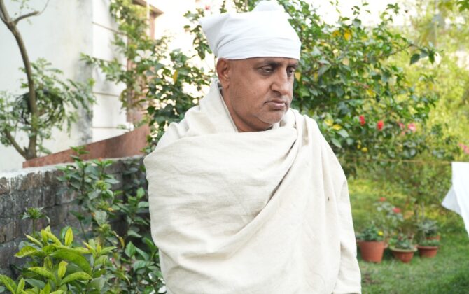कोराबाटै एमाले उम्मेदवार ढकाल भन्नुहुन्छ, ‘म यता भए पनि मन तपाईँहरुसँगै छ’